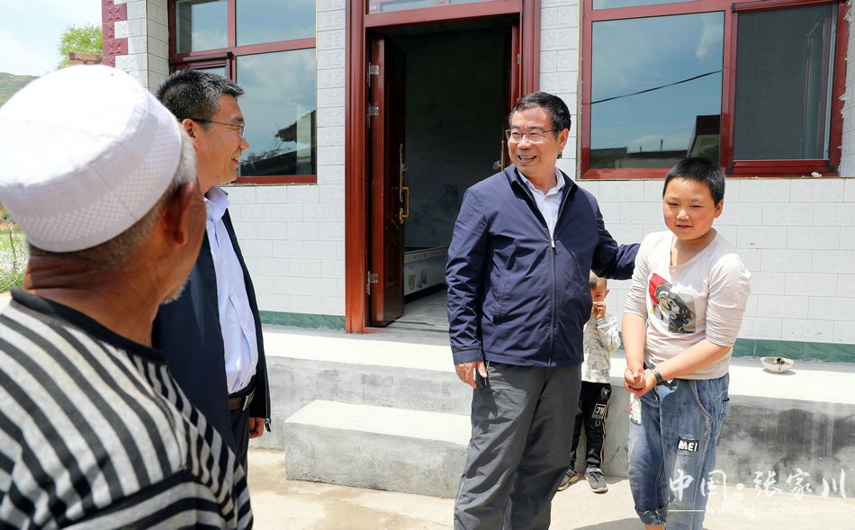 陈晰调研督查两不愁三保障清零筛查工作