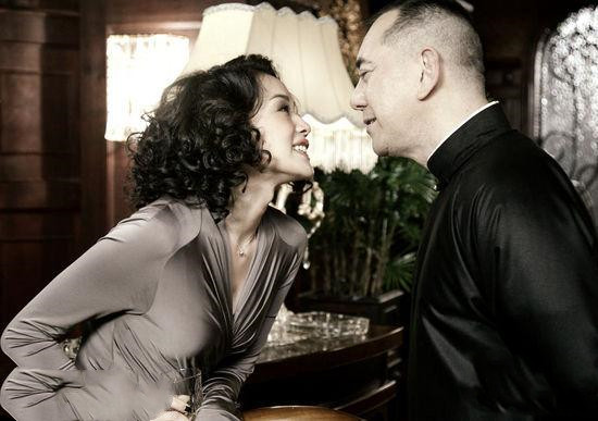 原创24岁不顾反对,嫁55岁丈夫,相濡以沫14年,独守空房49年