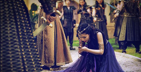 吴倩《盛唐幻夜》热播首次倒模化身美艳"蝙蝠女"