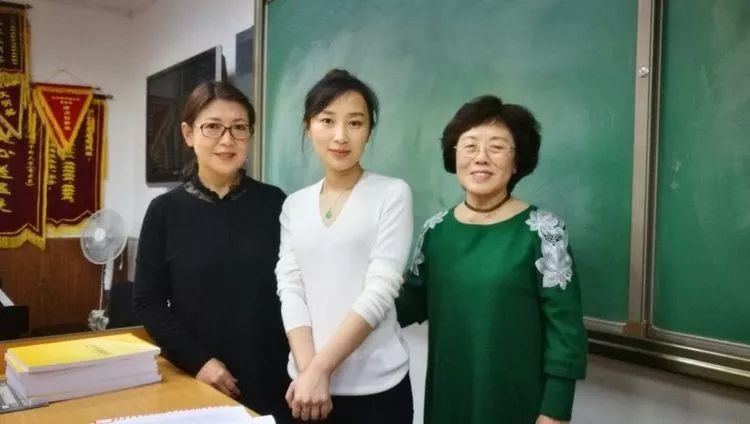 授课老师,班主任,班长令人钦佩牛金霞班长德高望重,虽然已70多岁,任新