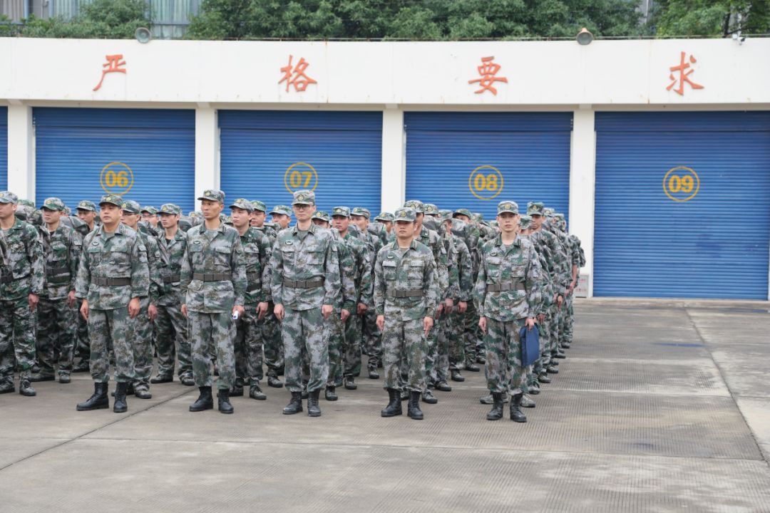 檢驗|快速公交運營公司預備役人員參加應急分隊點驗_人民軍隊