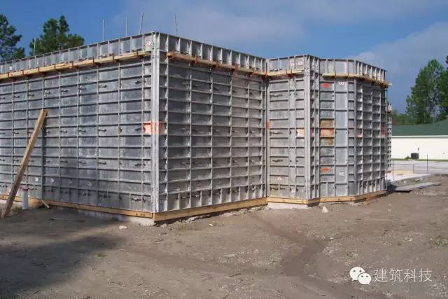 美国如何用铝模外墙全现浇林中别墅