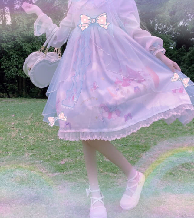 一万三的裙子上身,网友:这气质这辈子模仿不来!