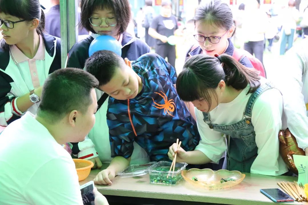 活动风采泉州市青少年宫成功组织泉州市中小学心理健康咨询现场活动