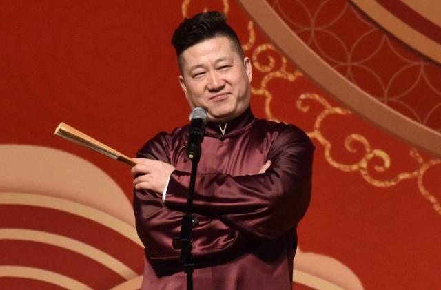 德云社相声演员张鹤伦晒九宫格卡通画网友被中间那张笑死