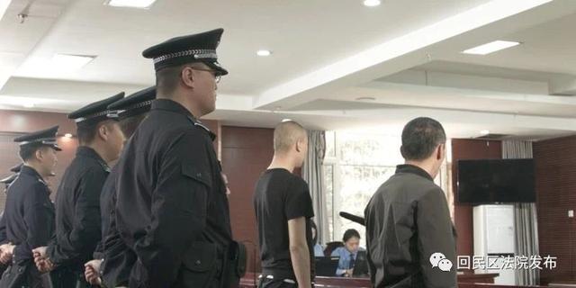 扫黑除恶回民区法院公开开庭审理被告人杨文根张福生卜云飞强迫交易一