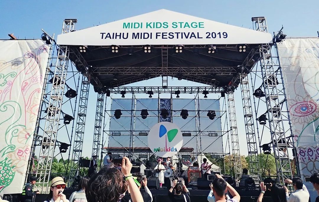 来自杭州绿城育华小学的校园新声代乐队--跳跳糖乐队,因为喜爱音乐