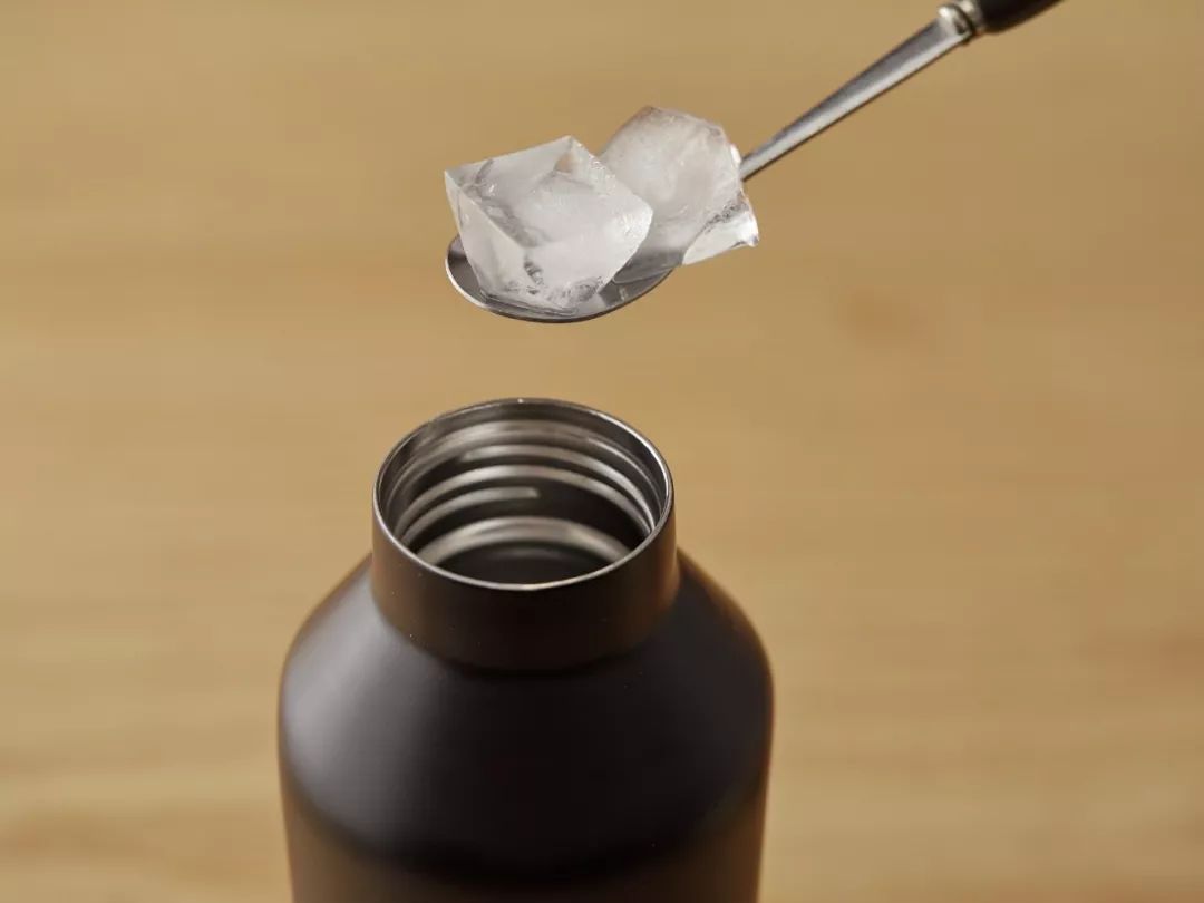 这保温杯真好看,怪不得好莱坞明星都抢着用它