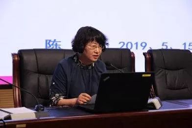 陈萍老师点评 ↑马岩老师点评↓于秀娟老师宣布得奖情况↑徒弟们为