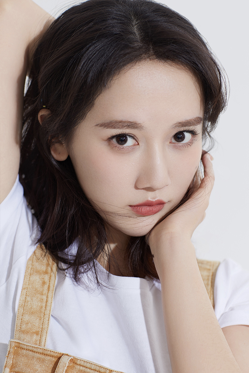 破冰行动口碑收视双丰收李墨之新写真造型复古可爱