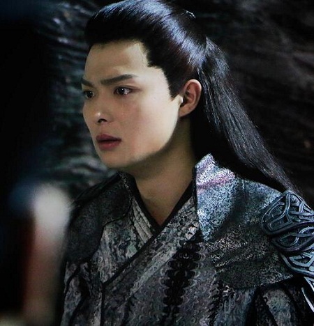 爵迹临界天下男主是银尘还是麒零他们关系是怎么设定的