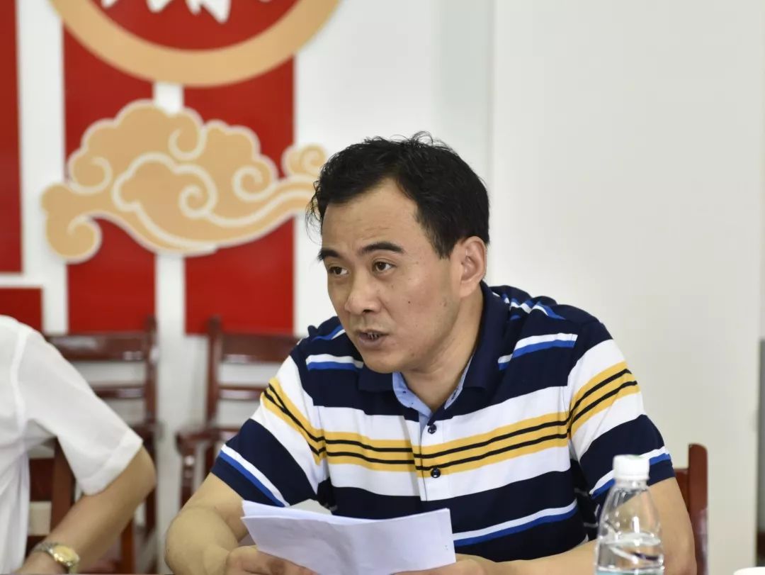 会上,永修县副县长戴军,永修县教育局局长邹华生,副局长胡新,永修中等