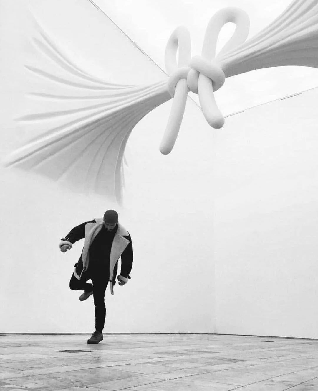 艺周刊第一百五十二期danielarsham亚洲首个美术大展丹尼尔阿尔轩现在