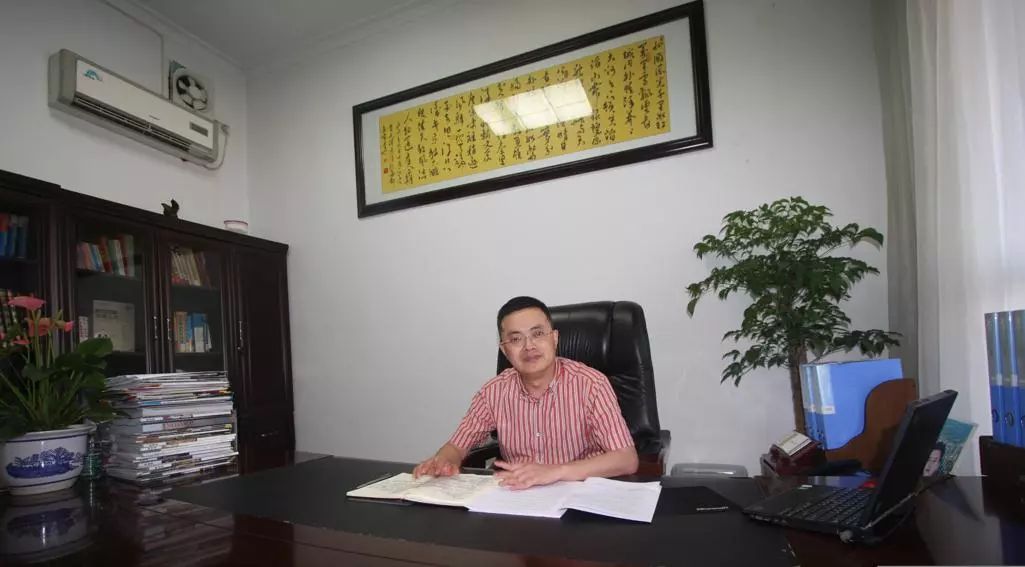 达州中学校长郭德波建设达州领航全省一流全国知名中学21城21人