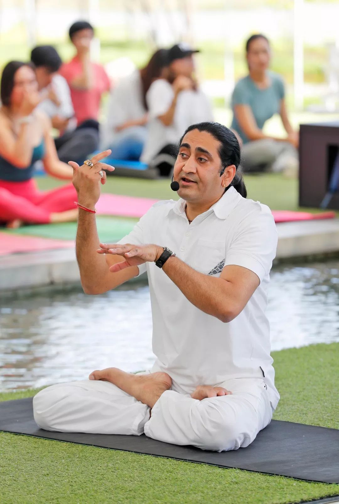 让瑜伽返璞归真印度瑜伽经典一场原汁原味的让我们找到瑜伽之根一场