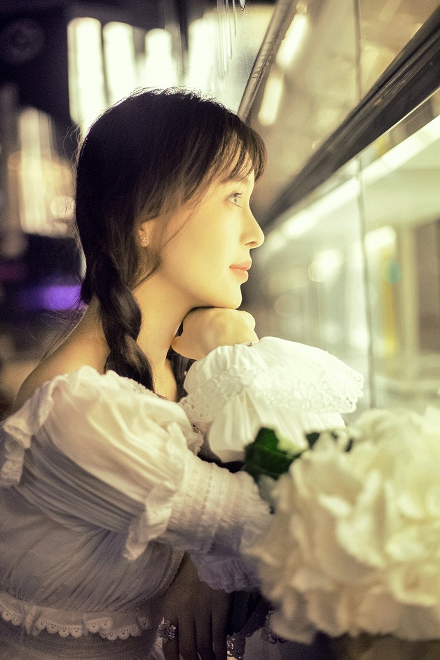 赵樱子港风街拍气质淑女 笑容恬静唯美浪漫