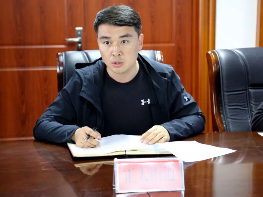"指标进展情况区统计局局长对全区主要经济指标进行通报区委书记于鹏
