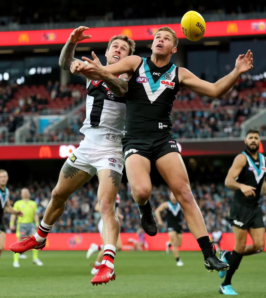 这个周末一起来江湾体育场体验顶级澳式橄榄球盛宴