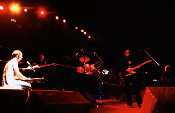 电影丨eltonjohn的音乐之路火箭人