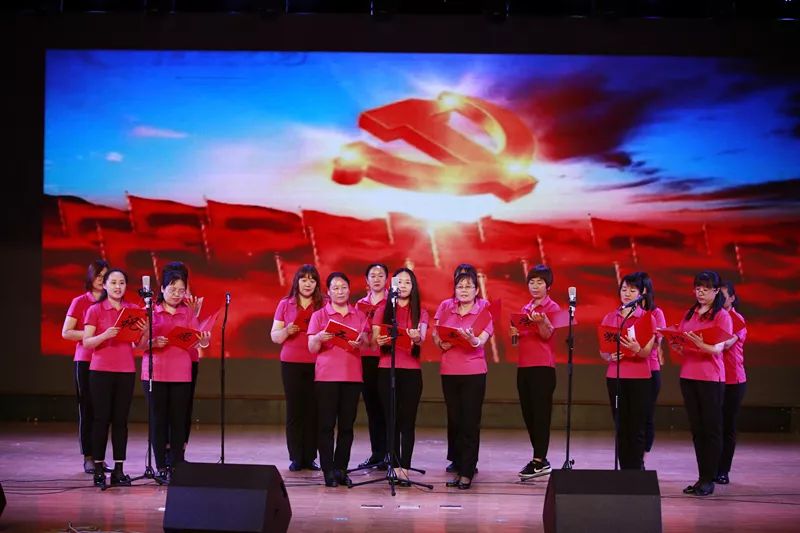 吟诗颂国共筑华夏梦 ——平谷五中"我和我的祖国"诗歌朗诵比赛_舞台