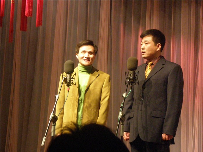 撞脸龚琳娜相声演员嗓音聒噪却是他的硬伤不过脸上有买卖