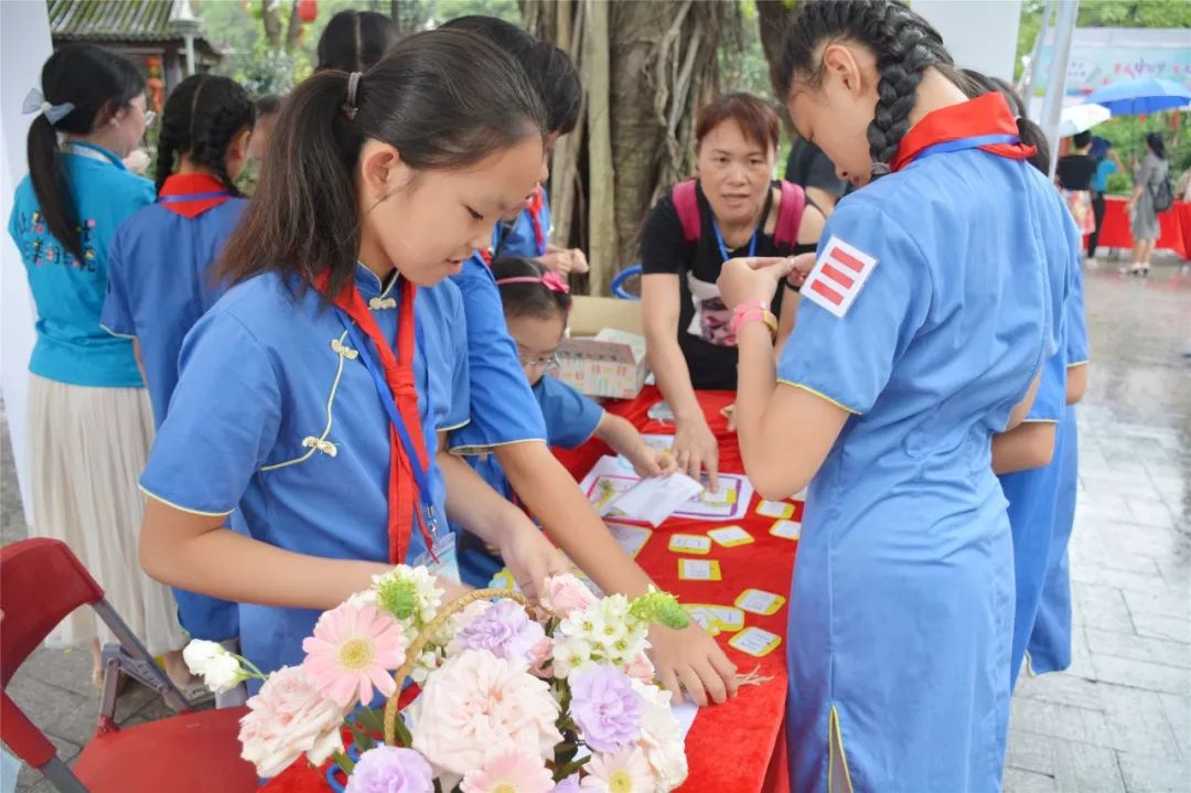 真光小学校服图片