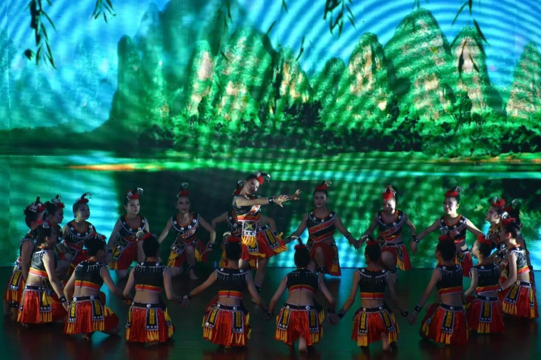 燃这场舞蹈大赛刷爆朋友圈