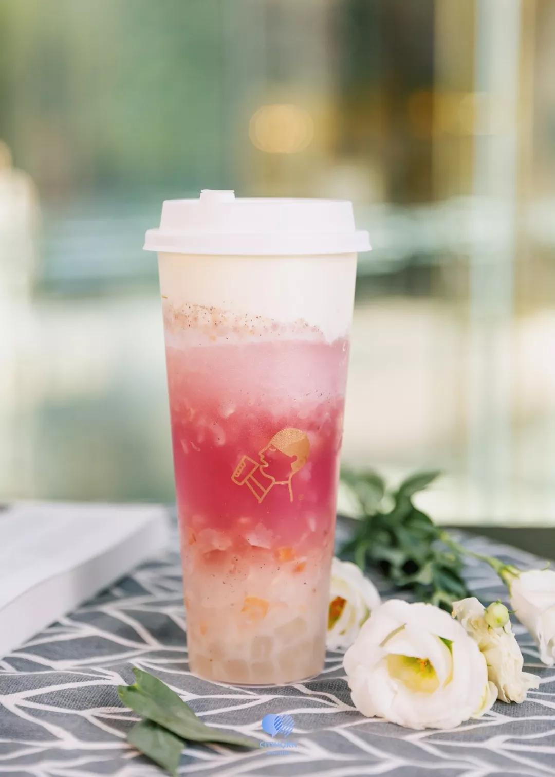 夏天,离不开荔枝的滋润一杯清甜的多肉粉荔自带温柔滤镜丰富的荔枝