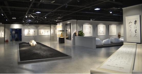 意象约取何建成作品展在平顶山境61美术馆隆重开幕