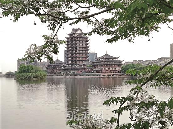 东坡郁然千载诗书城孕奇蓄秀当此地