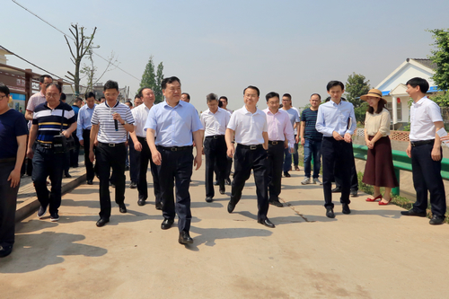 日,宜昌市委副书记,政法委书记袁卫东,宜昌市副市长刘洪福率队来当阳