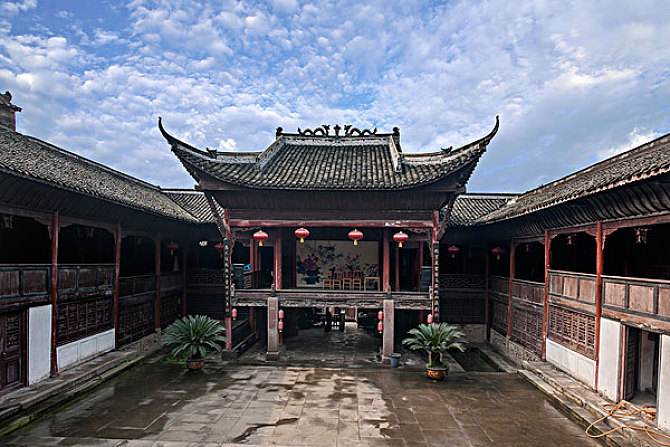 重庆这座千年古城以九宫十八庙著称,韩愈,米芾为这里留下墨宝_古建筑