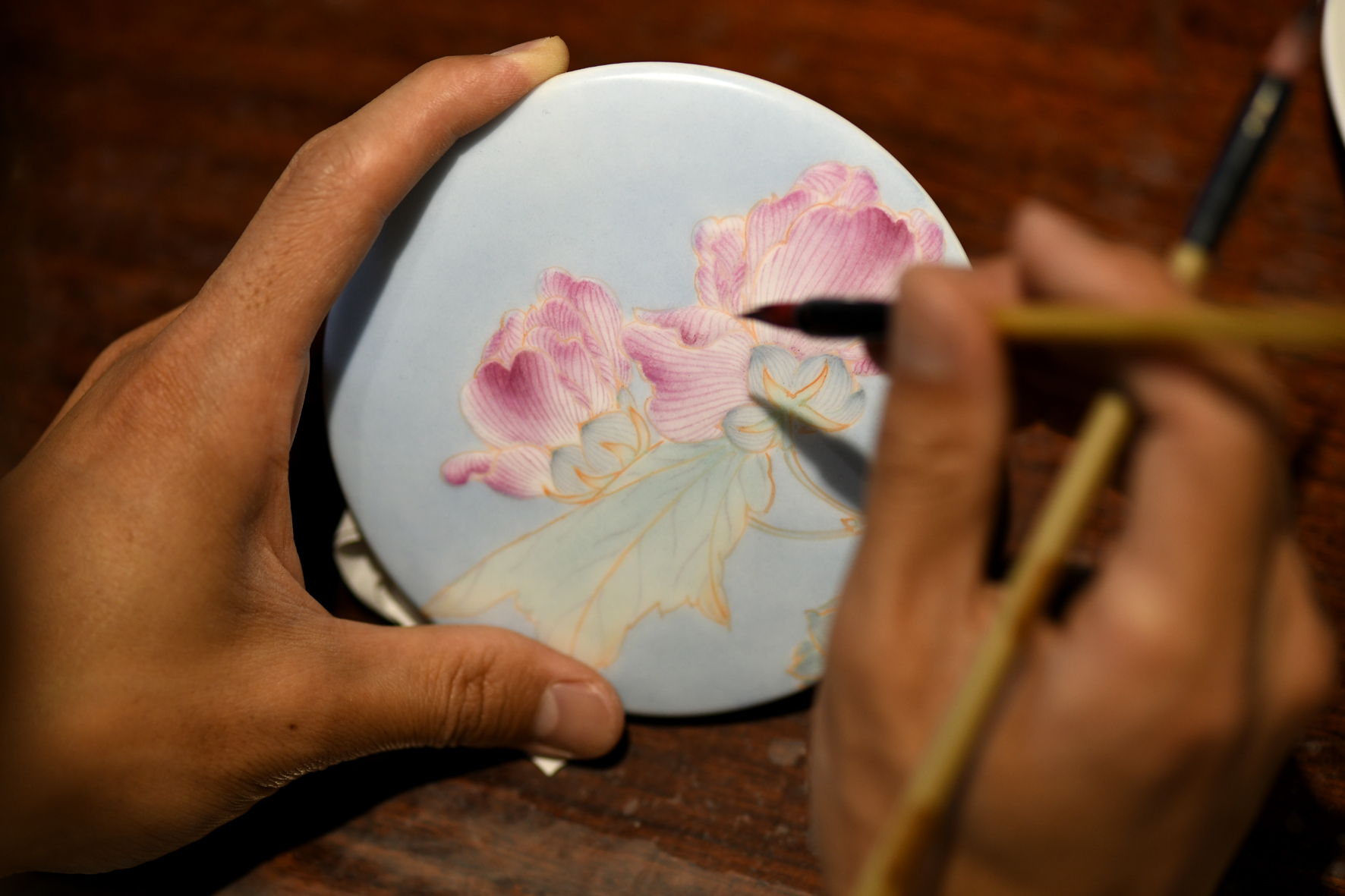 淄博陶瓷彩绘现场图片图片