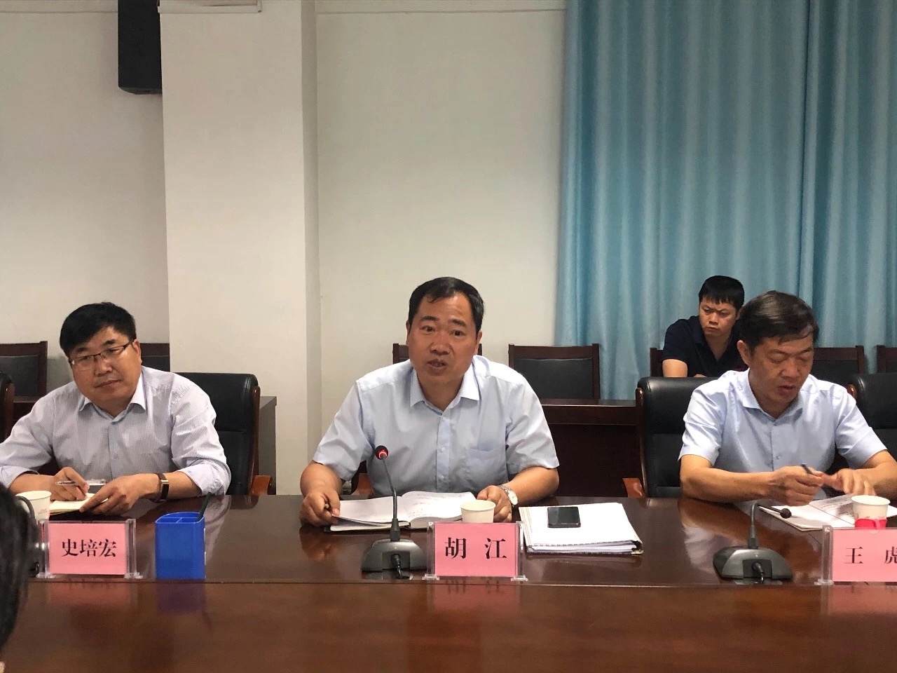 第二次"对接和田玉产业发展座谈会"在新疆和田举行_魏良鹏
