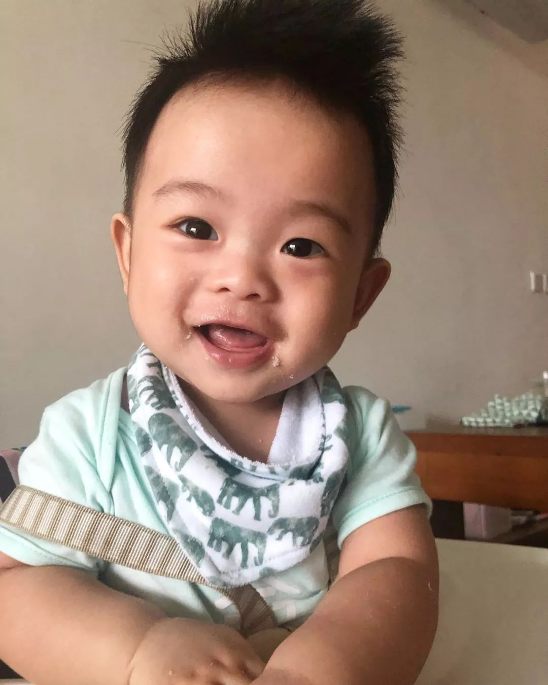 陈智燊自认眼浅宋熙年惊他看得太多不想仔仔养成这个习惯