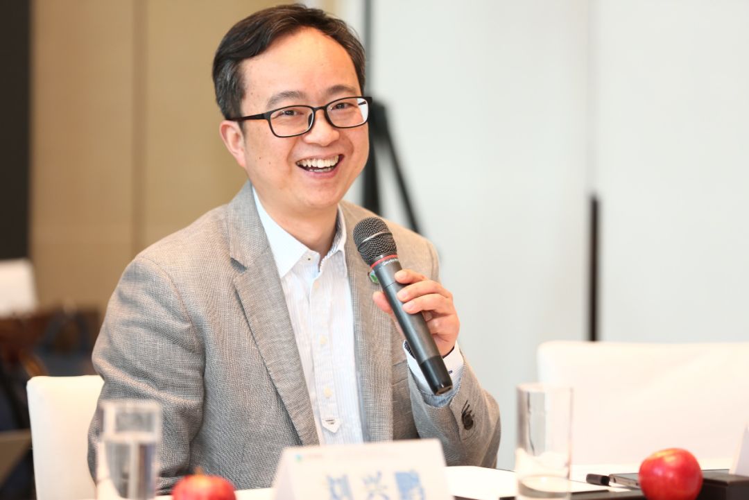 简单:为杜芳主刀的,是哈特瑞姆电生理专家,北京医院心内科施海峰教授