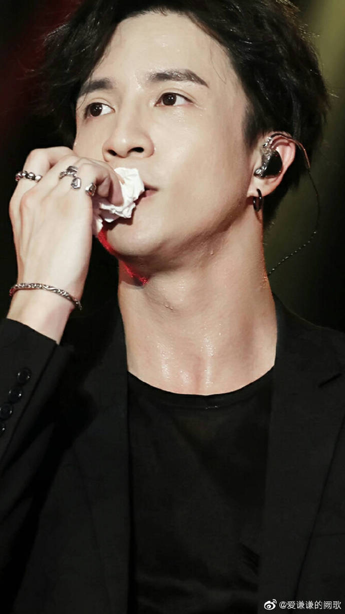 薛老师名品喉结撩人于无形诚邀谦友品鉴