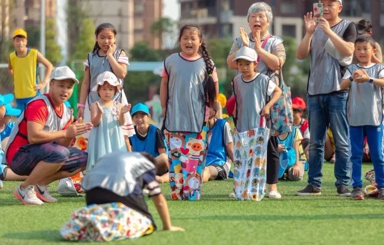 鲁能首届邻里生活节业主家庭运动会燃情落幕镌刻美好时光