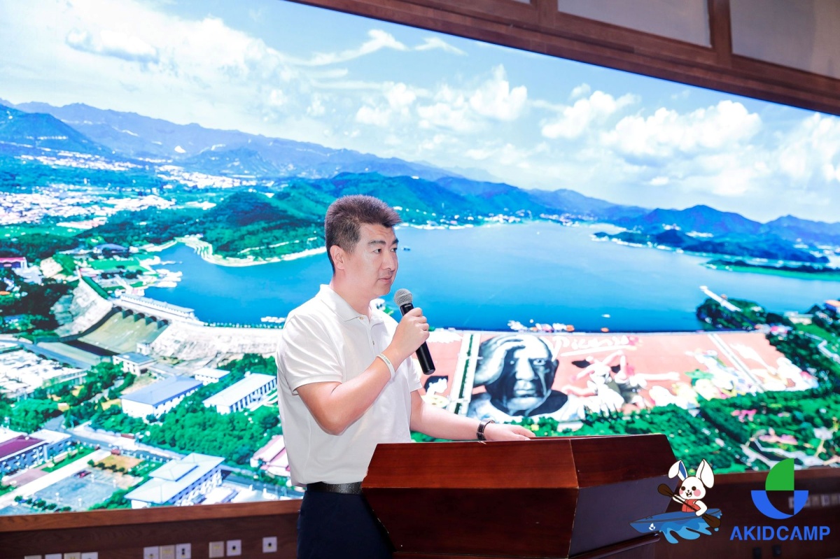 发布会上,山水文园金海湖集团总裁栾仑树发表讲话.