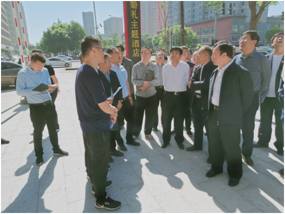 郝向明副市长赵俊生局长王跃东副局长文苑街现场办公