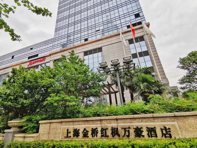 休闲的周末应在魔都的红枫万豪远眺陆家嘴,黄埔大桥!