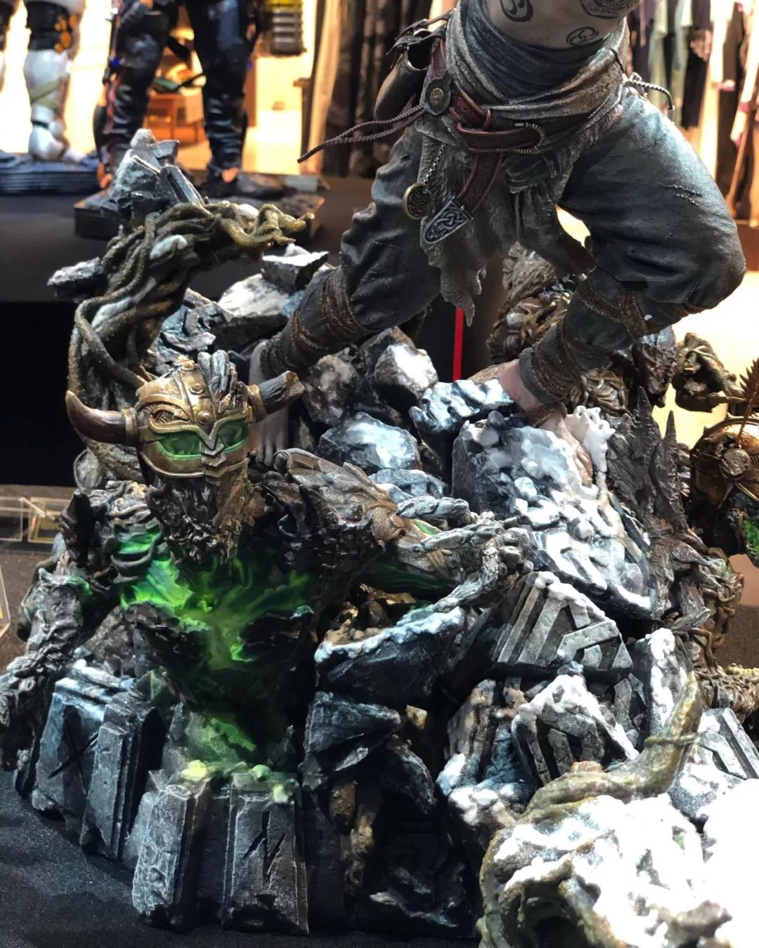 p1s发布《鬼泣5》《战神》雕像!