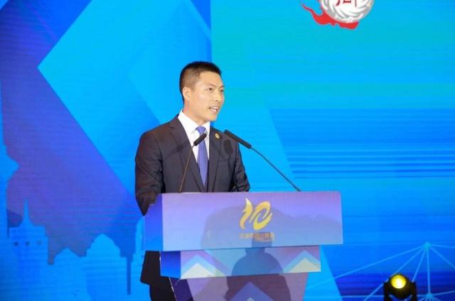 川商总会执行秘书长唐俊,全球川商会长代表王开庆,天津异地商会代表