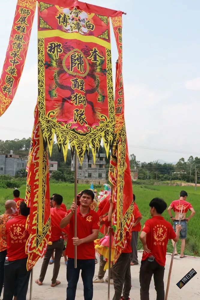 场面火爆博白宁潭陈氏大弯宗祠先祖升座典礼人山人海