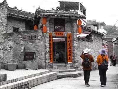 至今已有640多年历史,居民均为银姓仫佬族