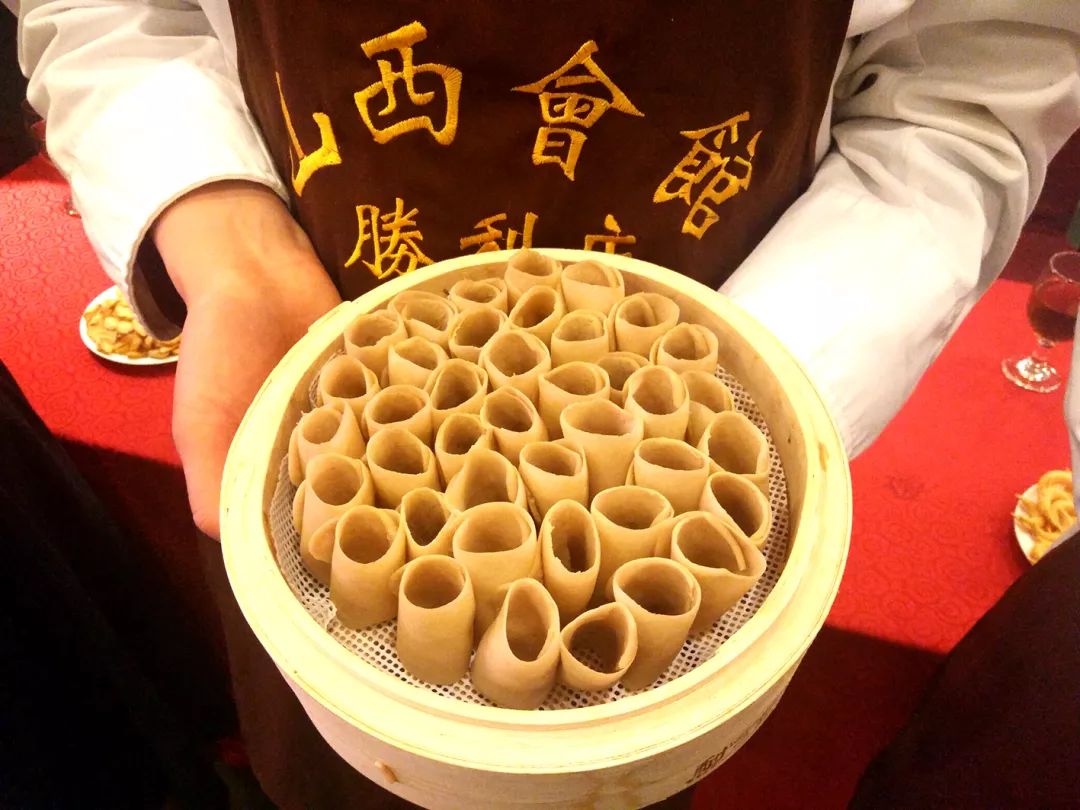 莜面栲栳栳而早年前,山西会馆的"剔尖","莜面栲栳栳"两项制作技艺,被