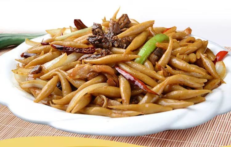 挽起袖子,敞开肚子吃这个姿势首先要对比如说莜面鱼鱼还有一种