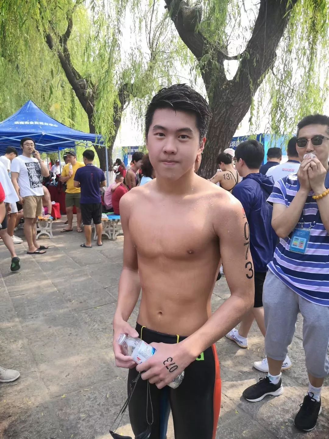 【齐鲁竞技】全国马拉松游泳冠军赛程龙夺得男子5公里冠军