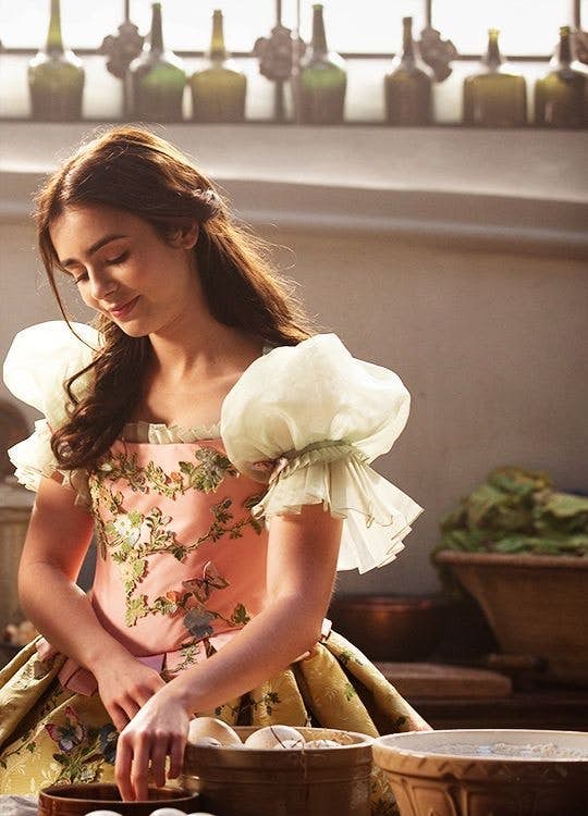 迪士尼真人版公主颜值大对决贝儿白雪公主神仙美貌简直神还原