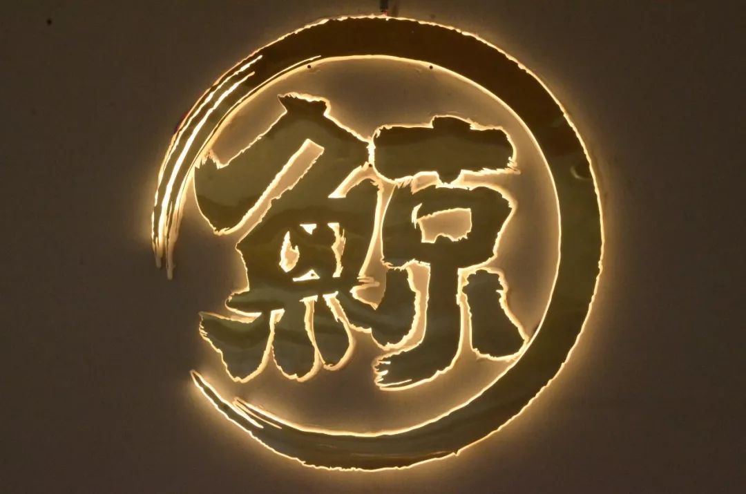 店内饮品免费喝超火的网红琉璃鲸潍坊首家直营店终于来青州了